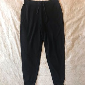 Comfy black joggers with cuffed bottoms